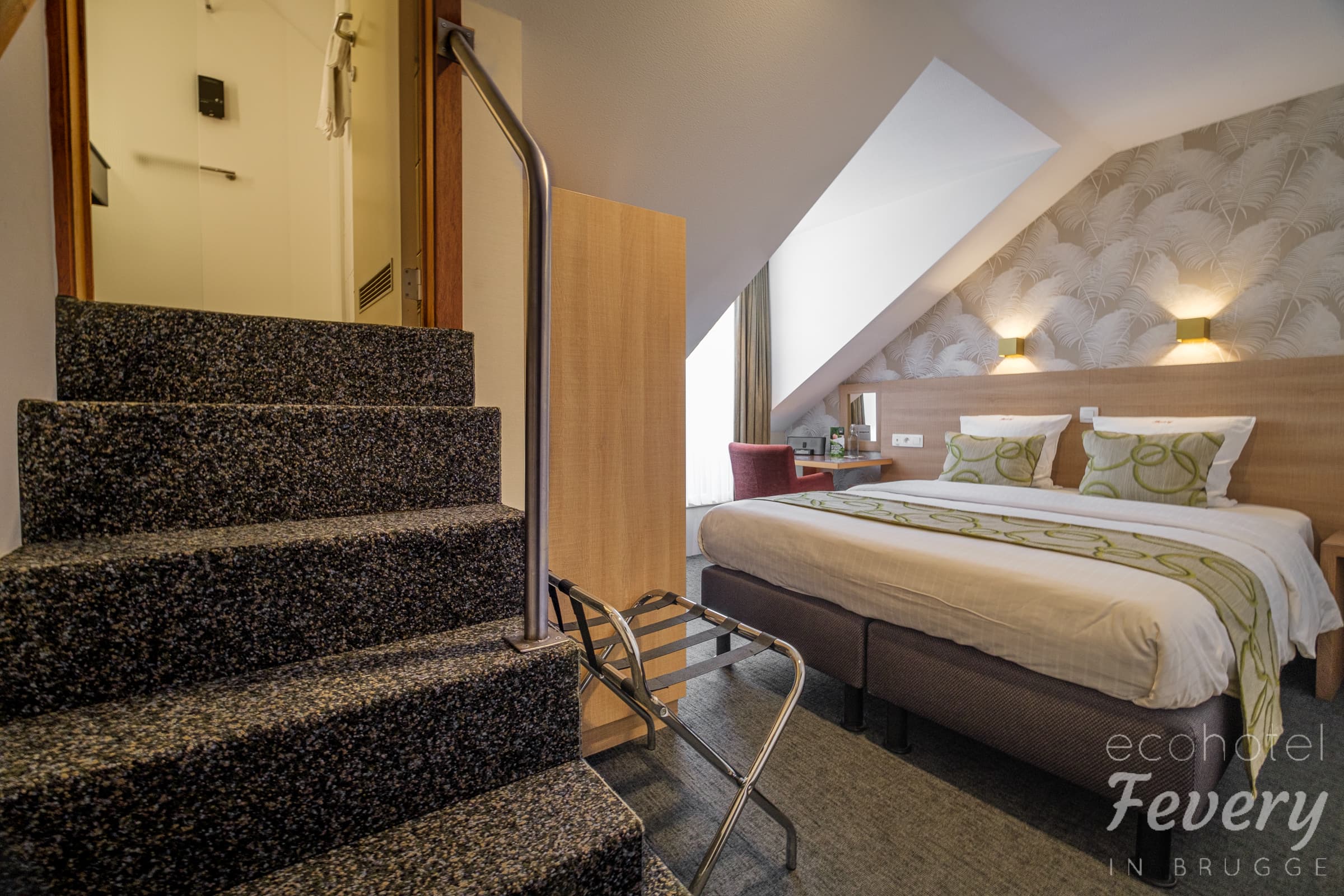 Attic Room with Balcony S+ (3e étage)