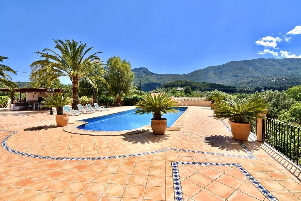 Finca Asmoladora – Seasonal Home in the Jalón Valley