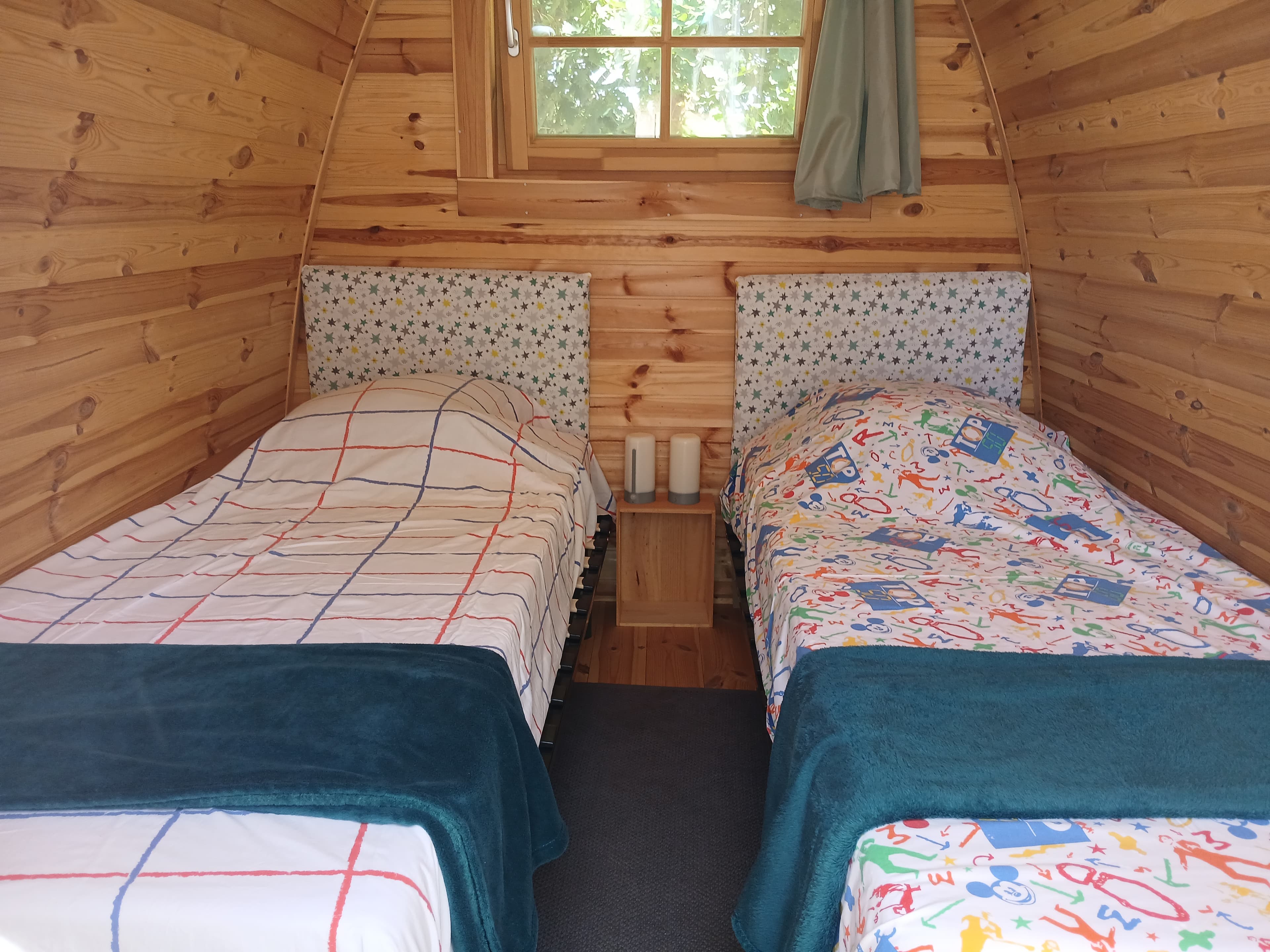 Cabane Pod LE TILLEUL , Hébergement insolite (2 lits simples pour 1 personne chacun)