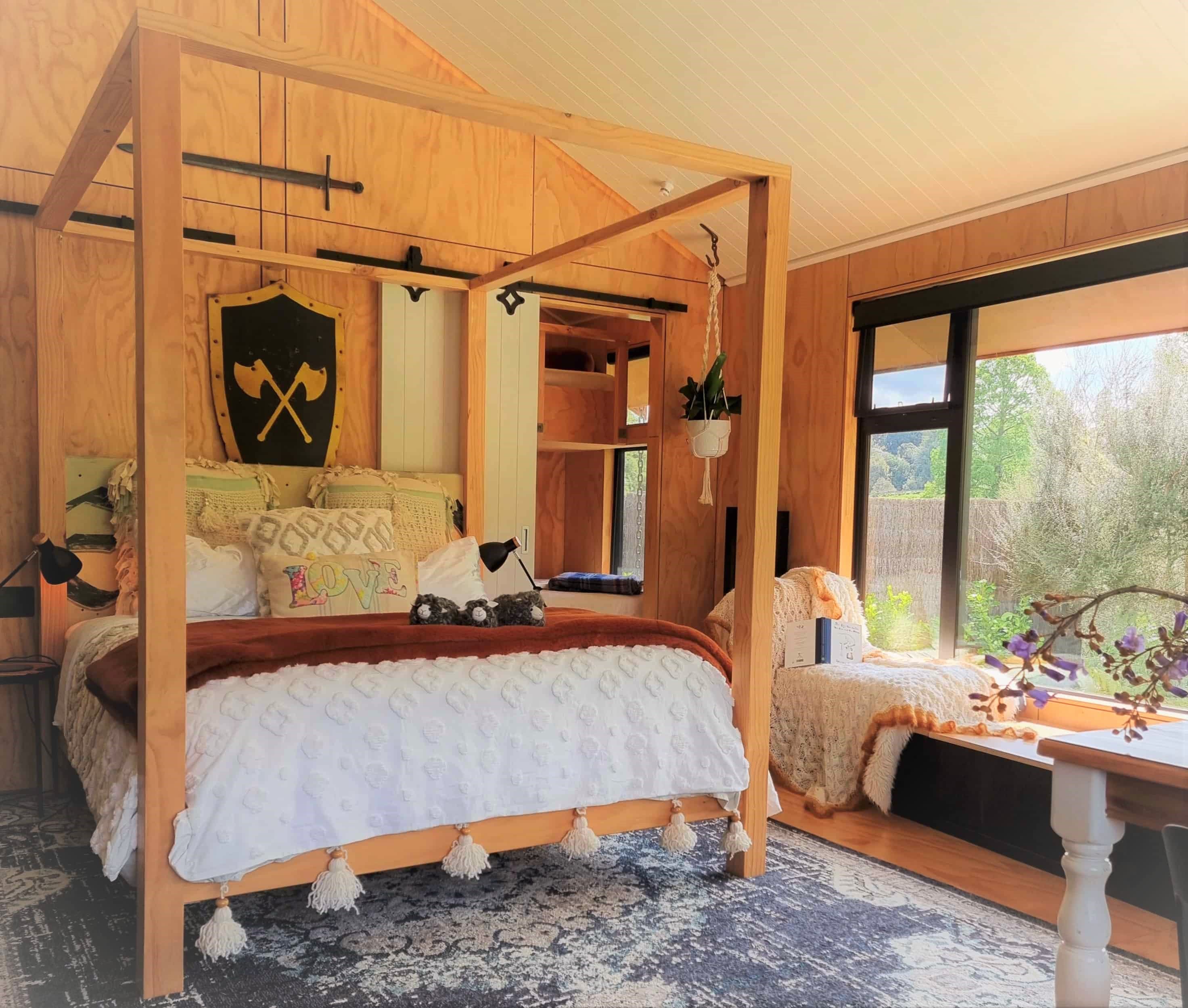 River Song — Studio Cabin for Couples & Small Families