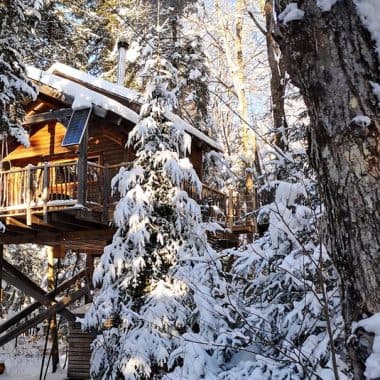 Chalet Perché (dans les arbres) — Cabane élévée