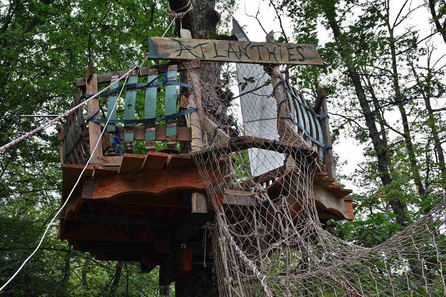 Atlanthies — Cabane naufragée dans les arbres