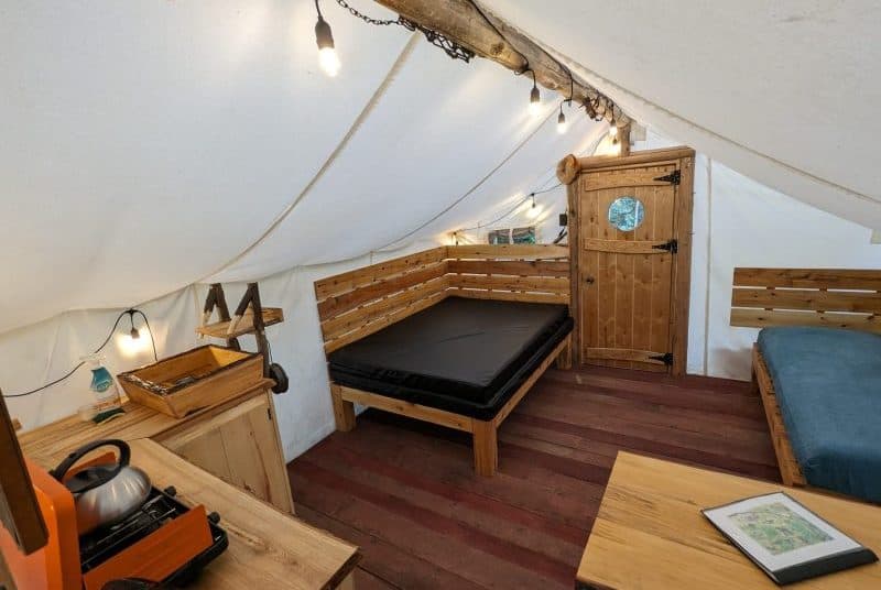 Le Camp du Trappeur — Tente prospecteur historique