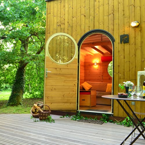 Cabane scandinave avec bain nordique