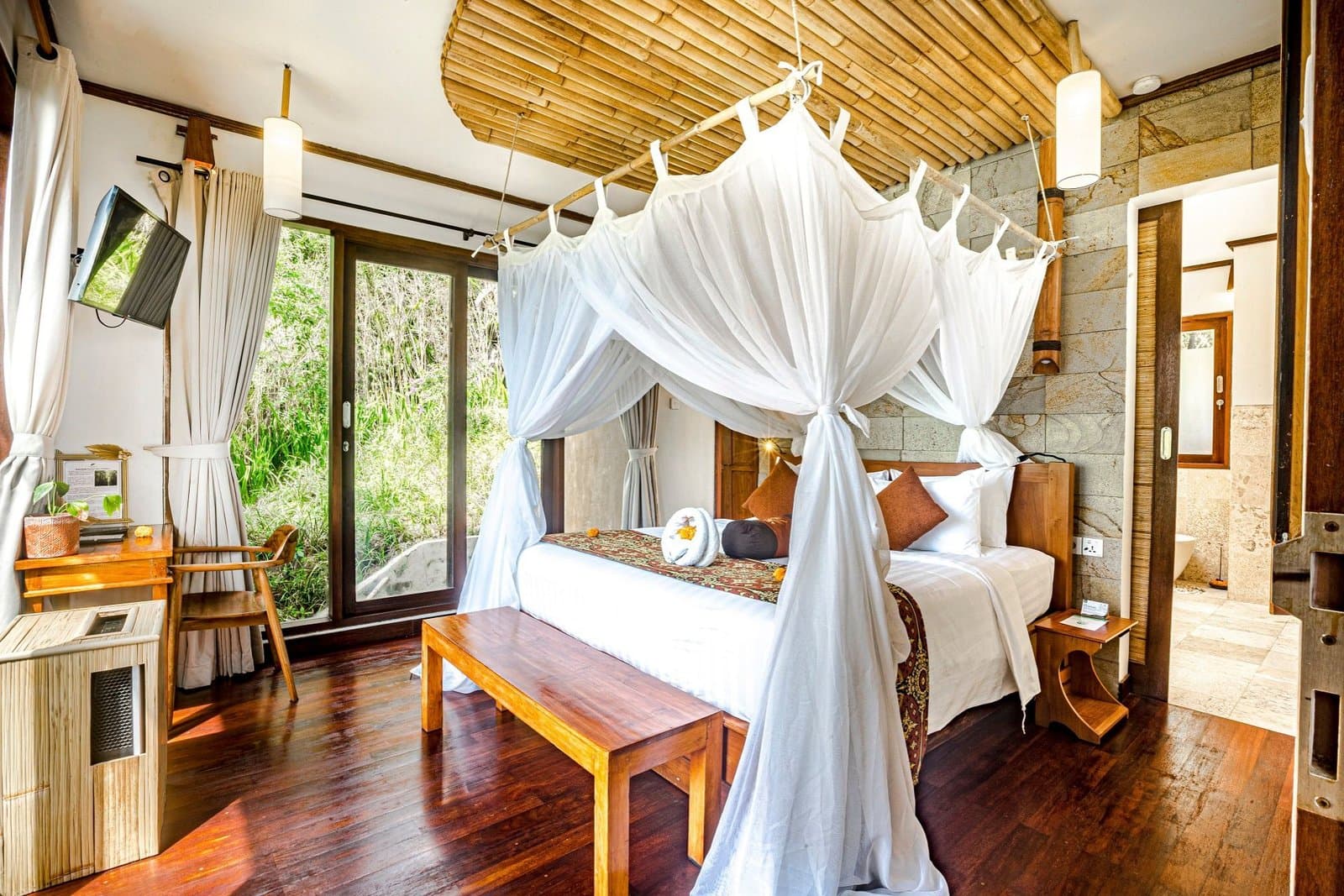 One Bedroom Pool Villa with Jacuzzi