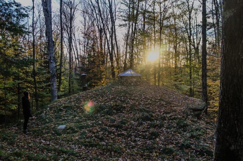 Maison de Hobbit — Havre de paix semi-enterré
