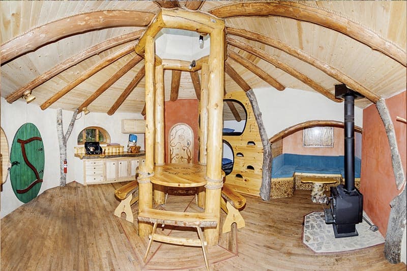 Maison de Hobbit — Havre de paix semi-enterré