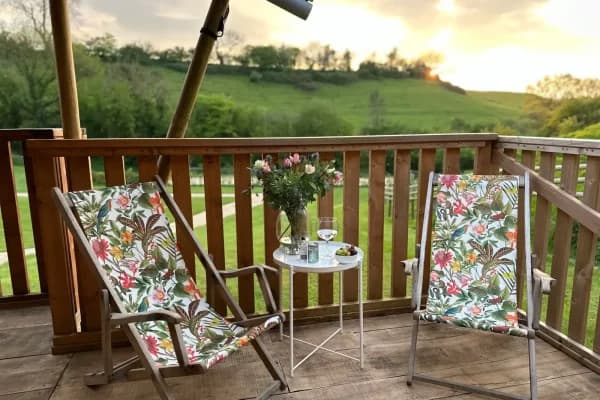 Horsecombe Lodge (couples + smaller family)